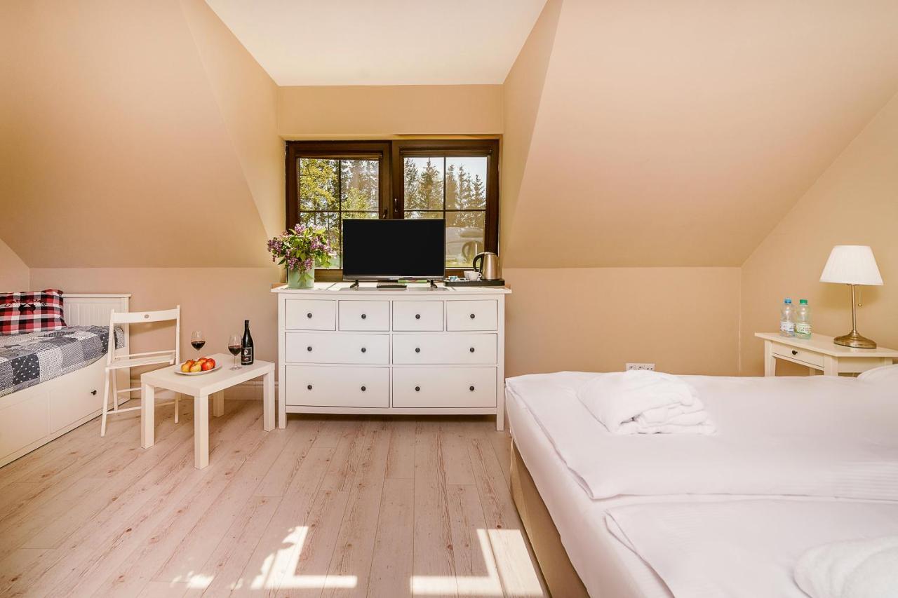 Stare Sady Chillout Rooms "Pod Jabloniami" Mikołajki エクステリア 写真